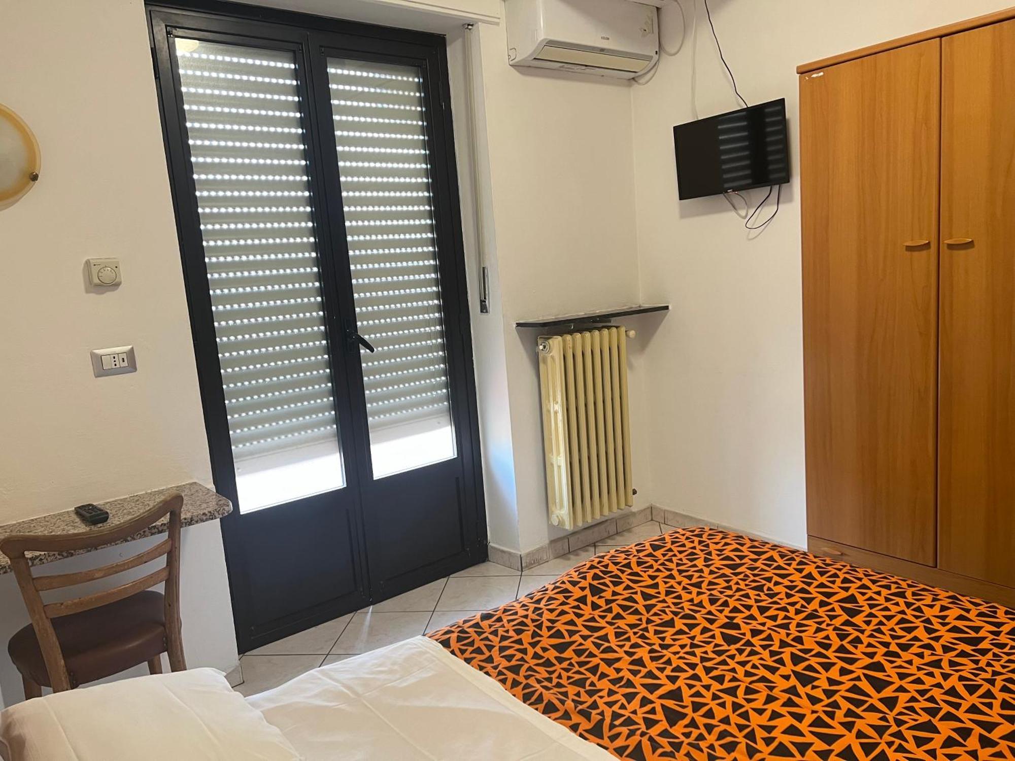 Hotel Persico Салуцо Екстериор снимка