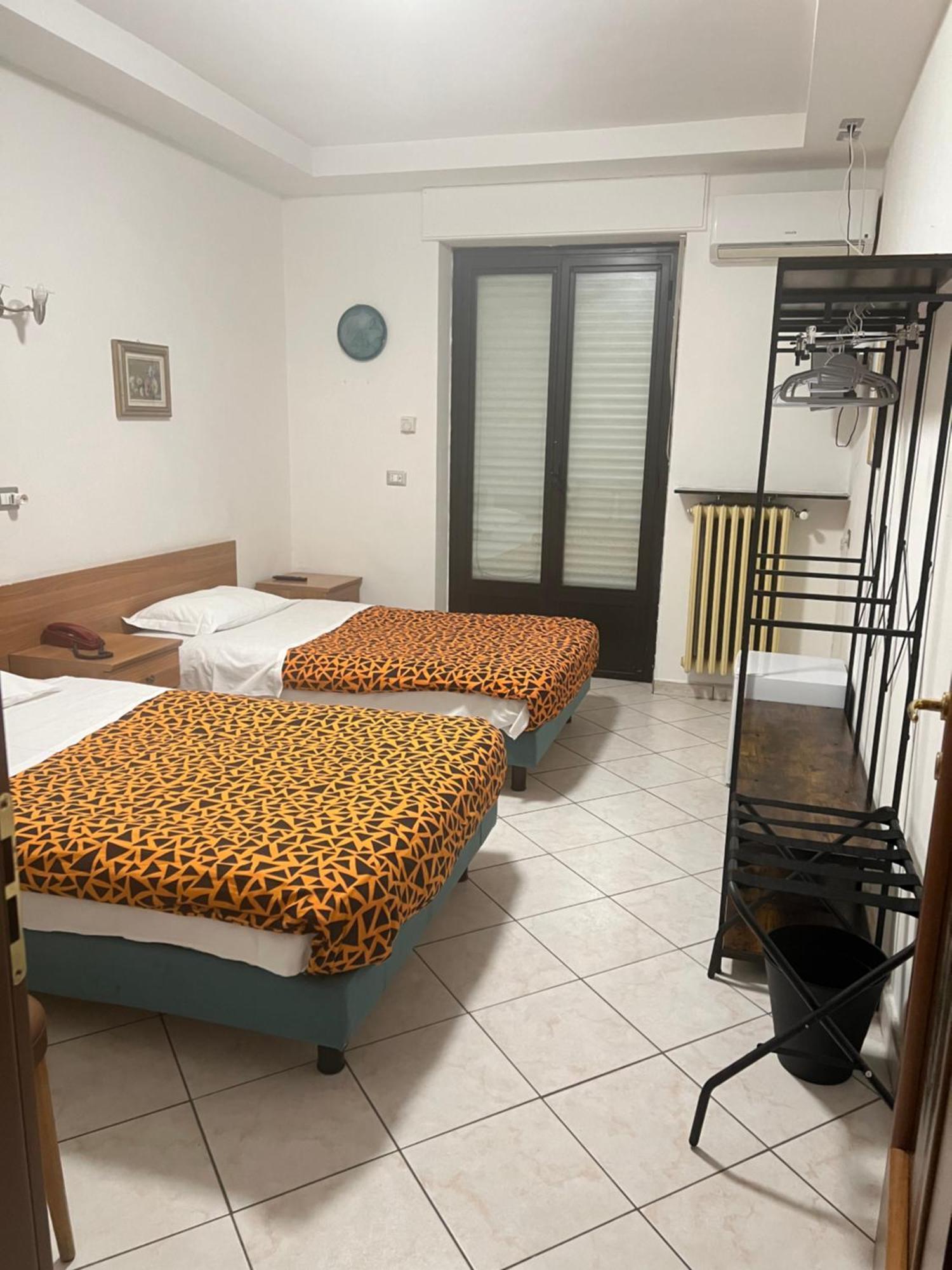Hotel Persico Салуцо Екстериор снимка
