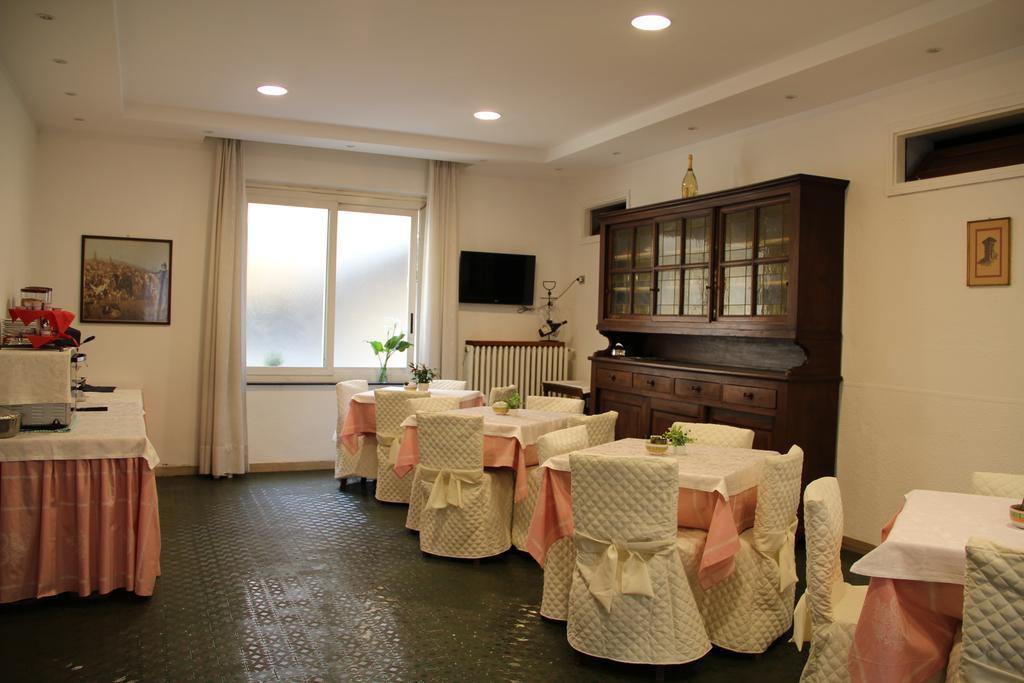 Hotel Persico Салуцо Екстериор снимка