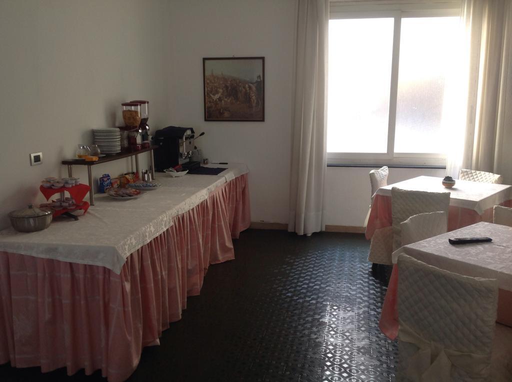 Hotel Persico Салуцо Екстериор снимка