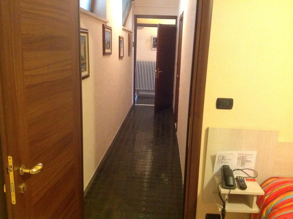 Hotel Persico Салуцо Екстериор снимка